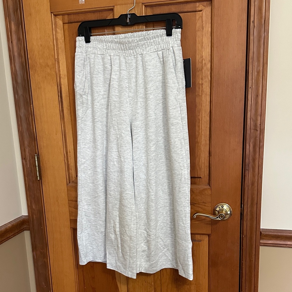 NWT Danskin Light Gray Wide-Leg Cropped Lounge Pants